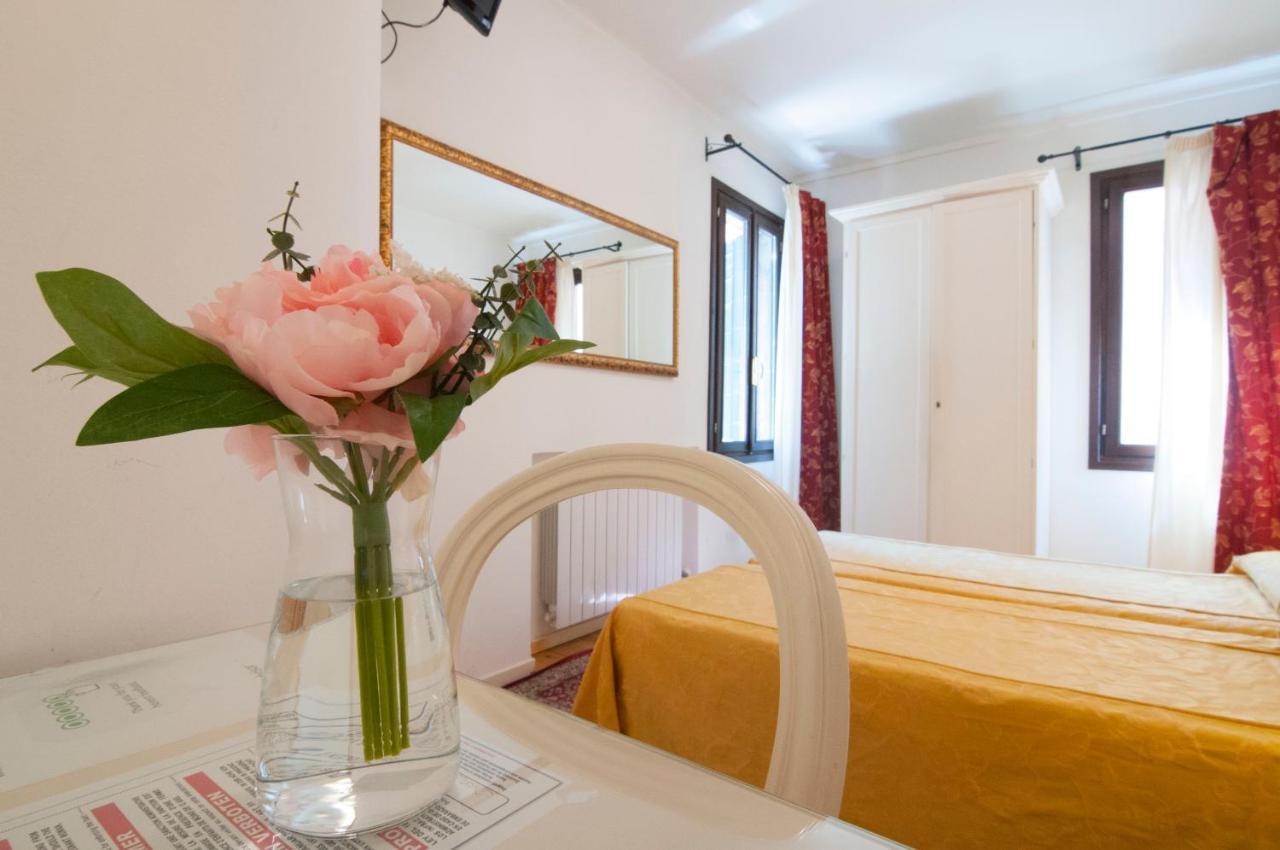 Albergo ai Tolentini Veneza Exterior foto